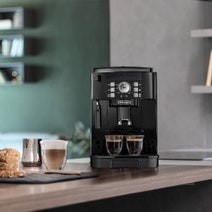 DeLonghi Magnifica Fully Automatic Coffee Machine Black ECAM12122B hero image
