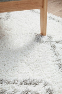 Rug Culture Casablanca Medium White & Silver Rug 230X160CM - CBA-TEM-WHT-230X160 hero image
