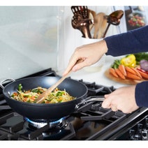 Beko 90cm Multifunction Dual Fuel Cream Freestanding Oven/Stove BRC916GMB-C hero image