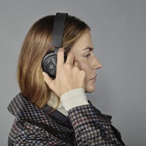 B&O BeoPlay H8i Wireless Noise Cancelling Bluetooth On Ear Headphones Black - 1645126 hero image