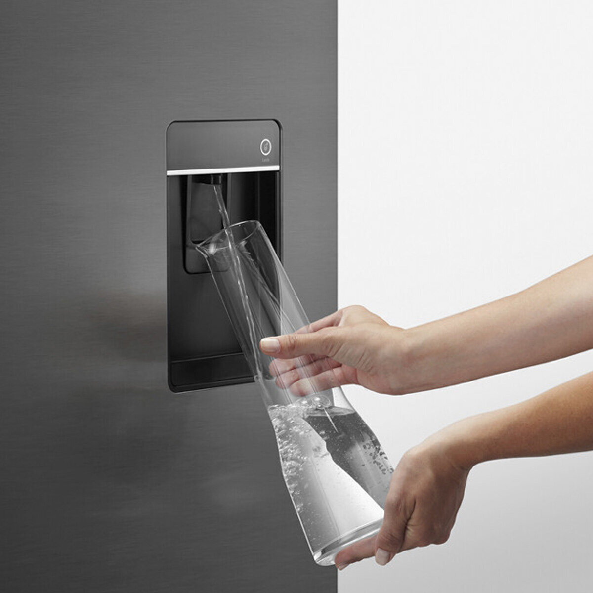 Fisher & Paykel Series 7 538L Quad Door Refrigerator with Ice and Water Black Stainless Steel RF605QDUVB2 hero image