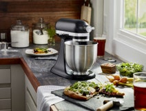 KitchenAid 5KSM3311XABM Mini Stand Mixer Matte Black hero image