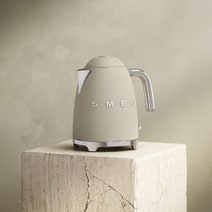 Smeg 50s Retro Style Electric Aesthetic Kettle Moonlight KLF03MLMAU hero image
