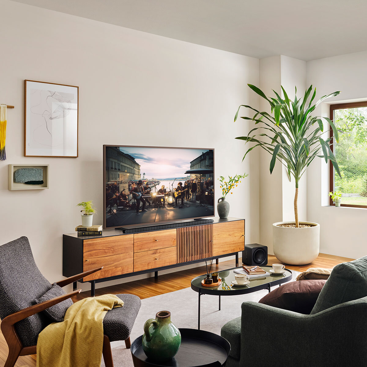 Samsung 85 Inch The Frame QLED 4K Smart TV QA85LS03DAWXXY [2024] hero image