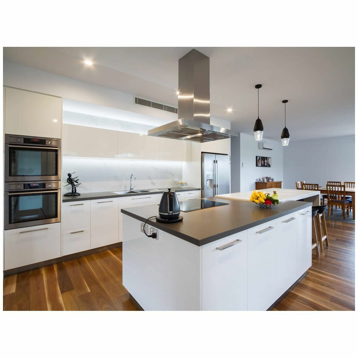 Schweigen Silent Island Rangehood 90cm PKIS4110ST hero image