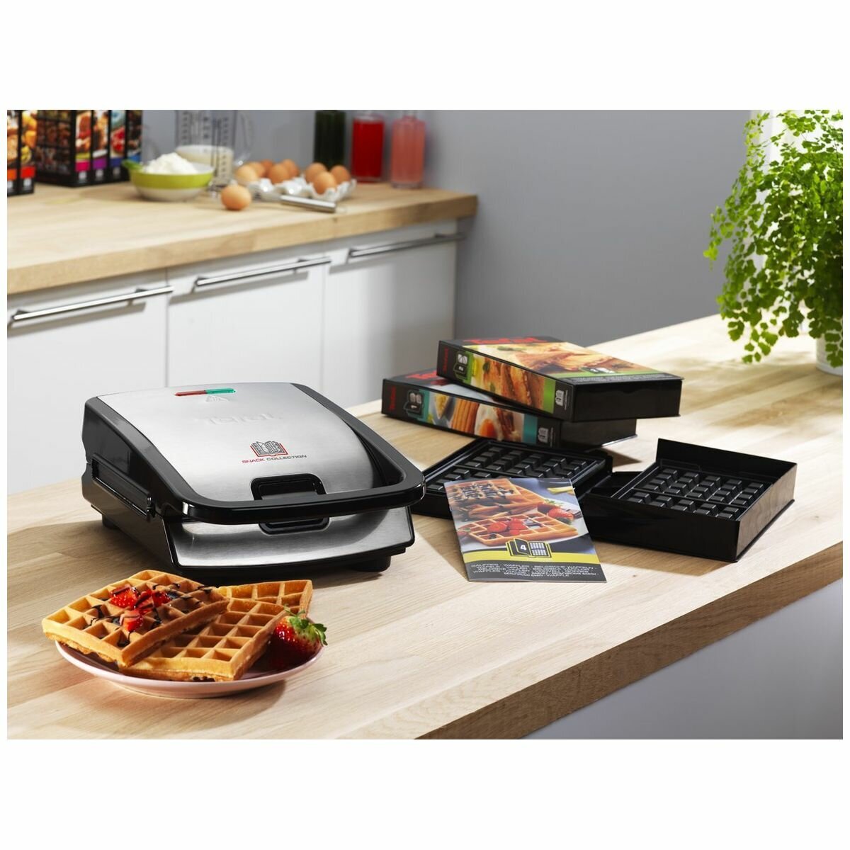 Tefal Snack Collection Sandwich and Waffle Maker with Pancake Plate Attachment SW852-8010 hero image
