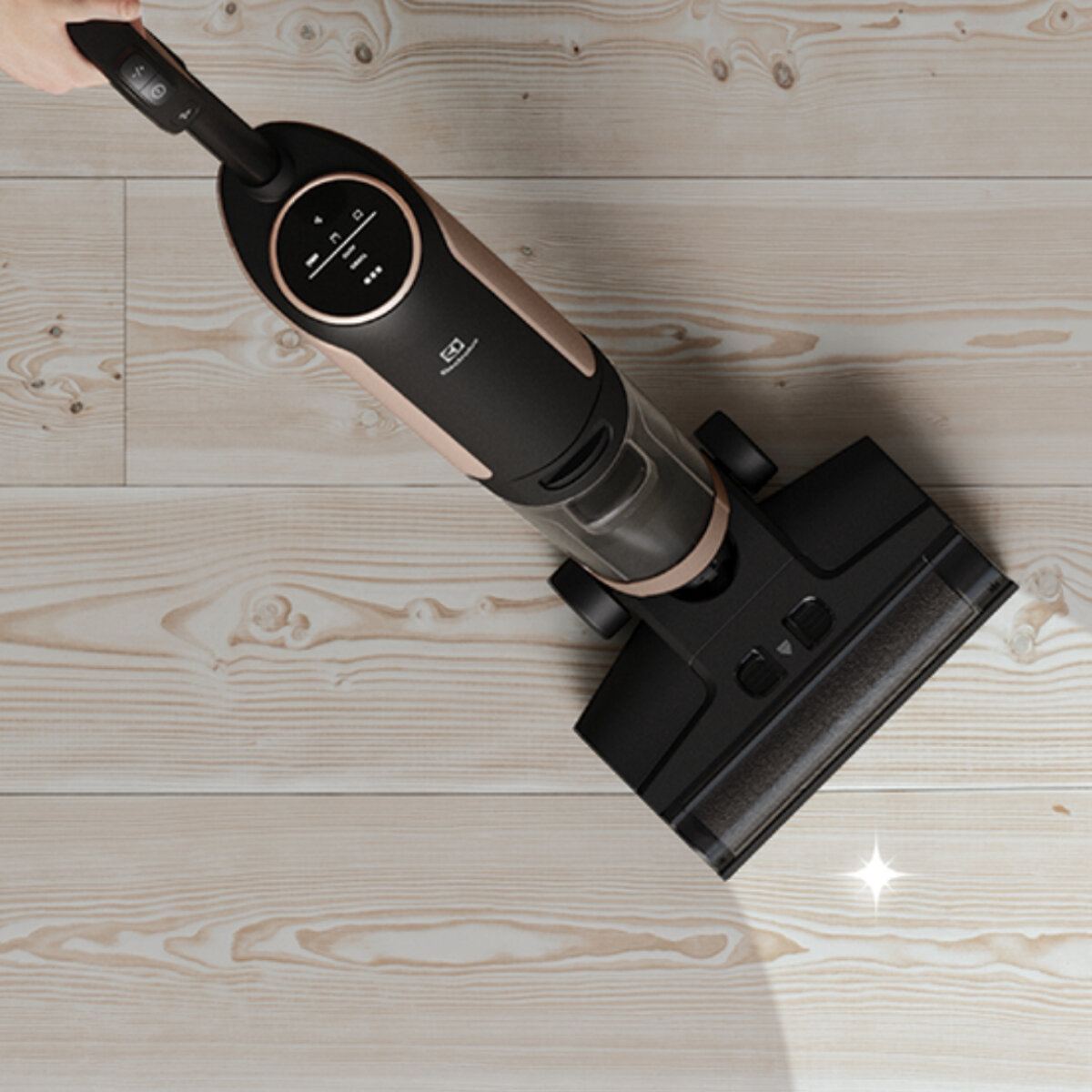 Electrolux UltimateHome 700 Wet & Dry Cordless Vacuum EFW71711 hero image