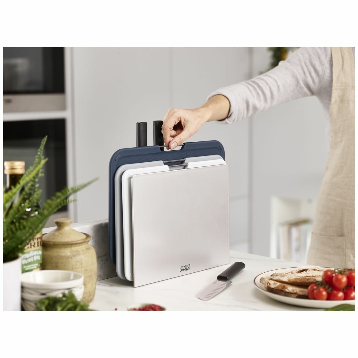 Joseph Joseph Nest Knife and Chopping Board Set 60194 hero image