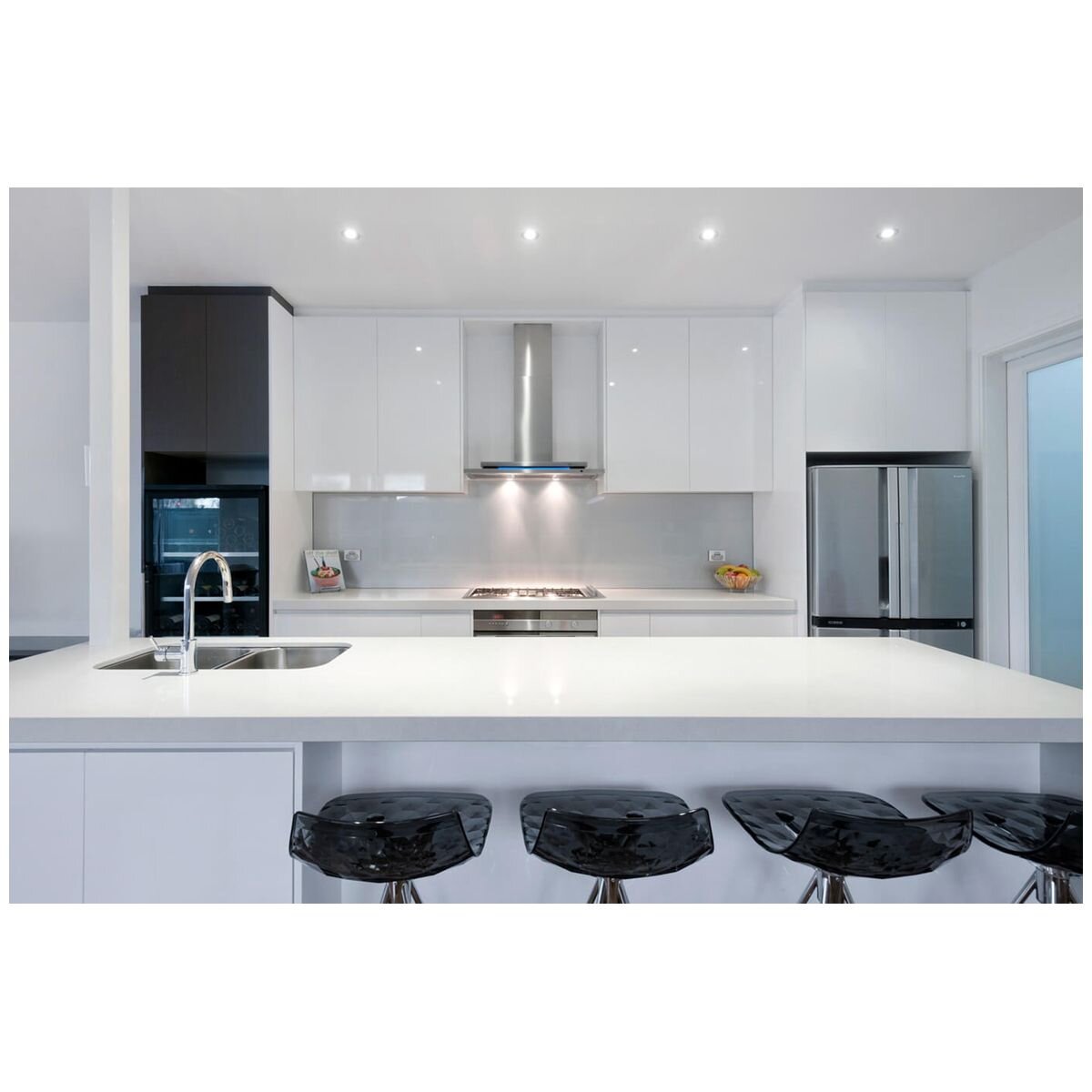 Schweigen 90cm Silent Canopy Rangehood Stainless Steel DS3131-R2SPPAK hero image