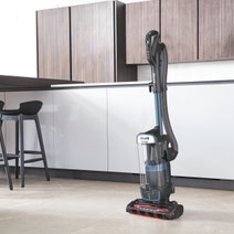 Shark Stratos XL Pet Pro Powered Lift-Away with Odour Neutraliser Technology AZ913 hero image