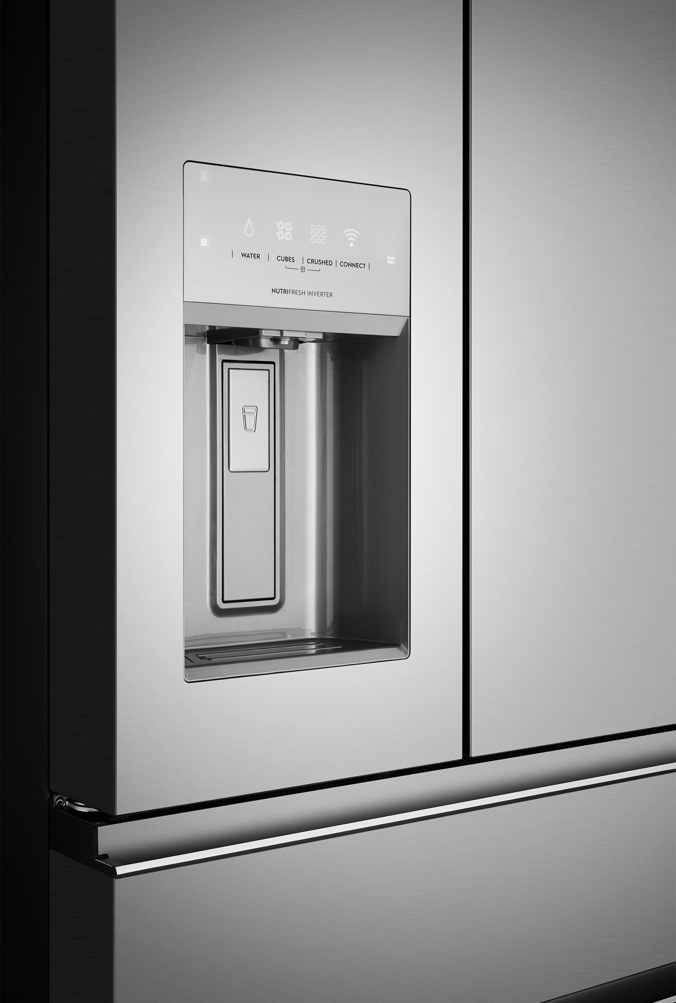 Electrolux 609L French Door Fridge EHE6899SA hero image