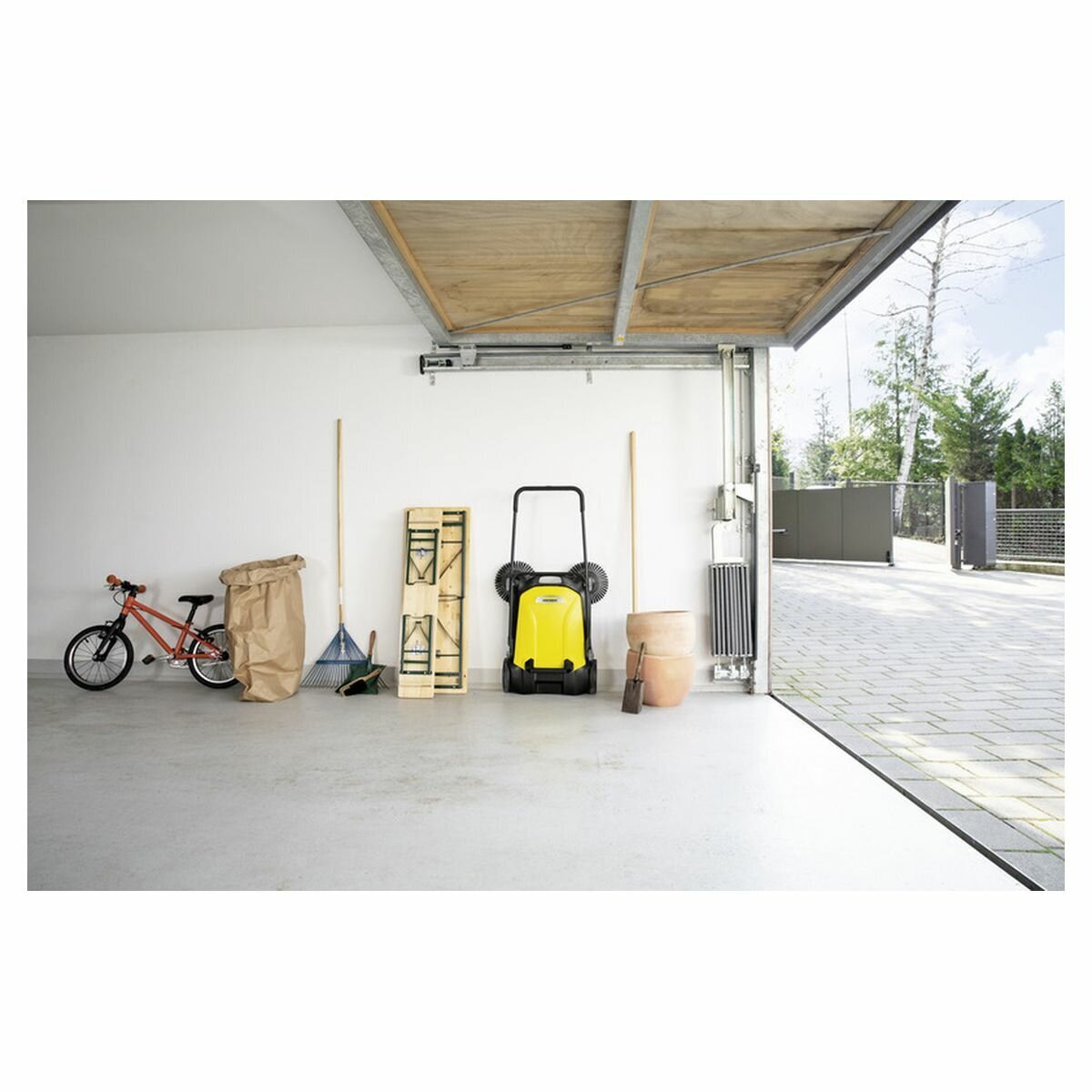 Karcher S 4 Twin Sweeper 1.766-360.0 hero image