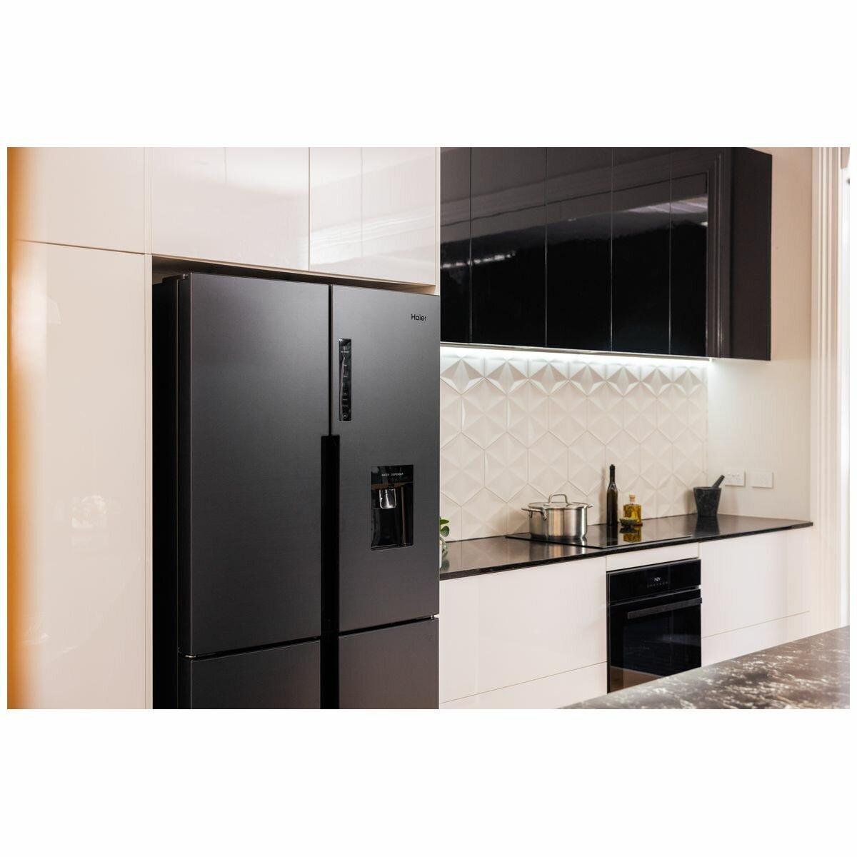 Haier 60cm Electric Ceramic Cooktop HCE604TB3 hero image