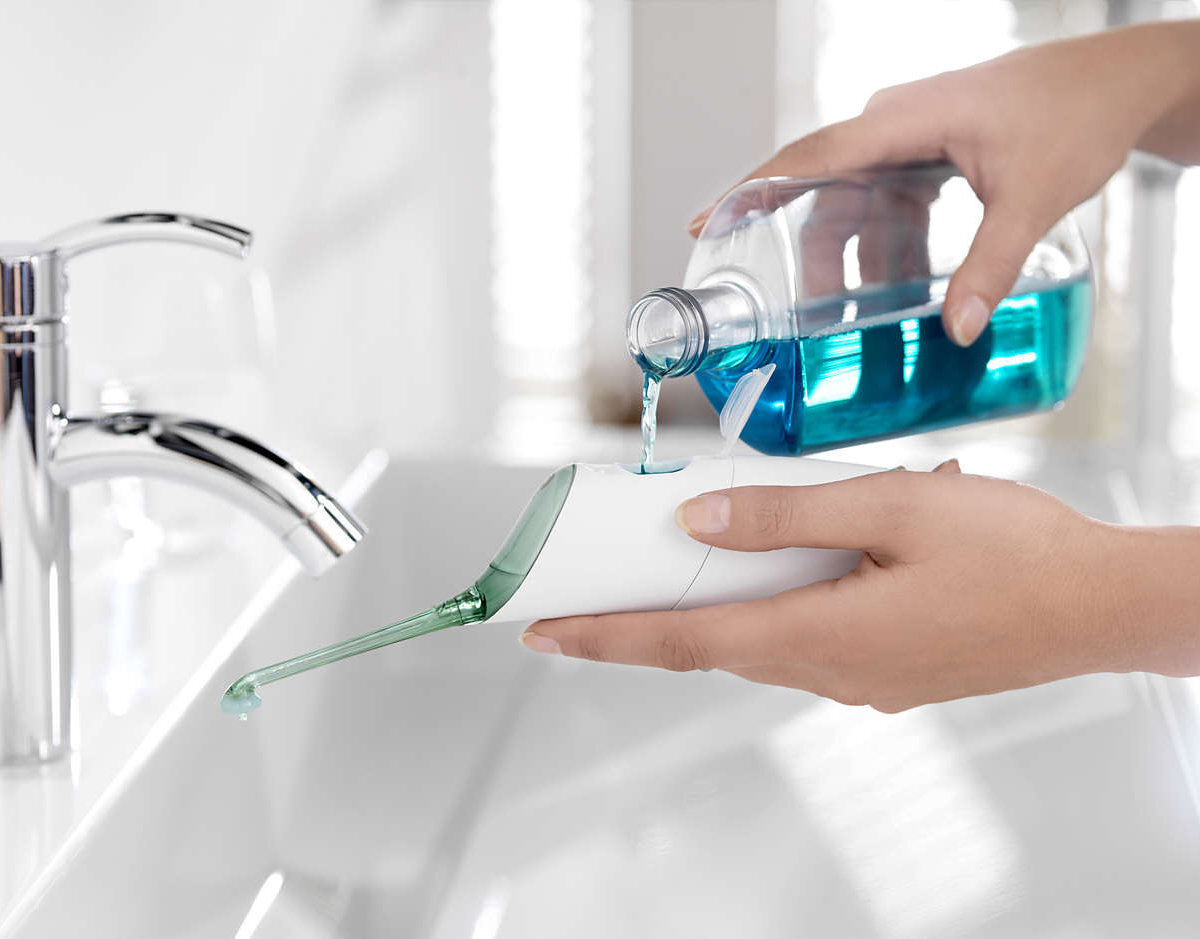 Philips HX8211/06 Sonicare AirFloss hero image