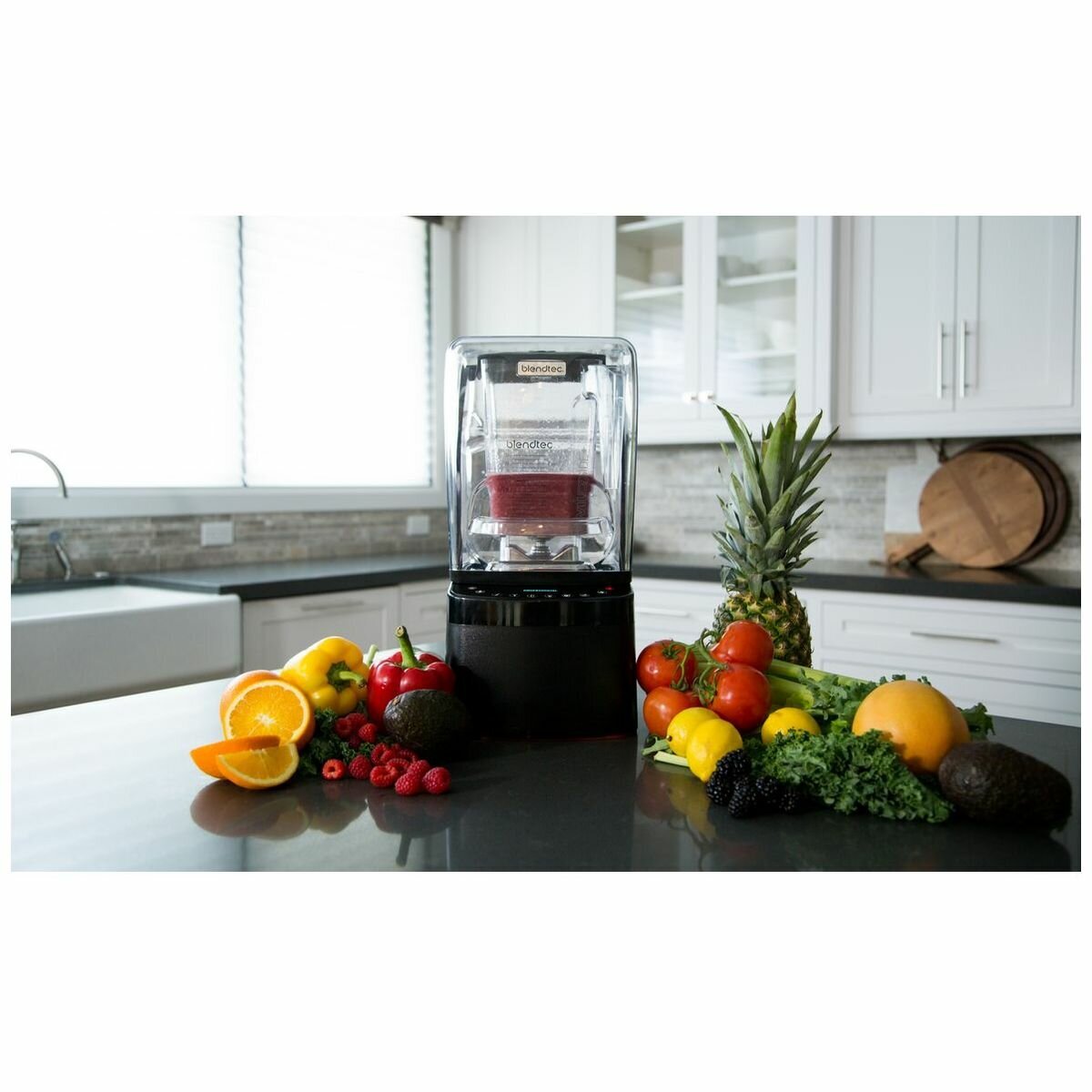 Blendtec Professional 800 Blender with BPA-Free WildSide+ Jar Black P800D3501 hero image