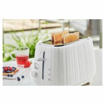 DeLonghi Ballerina 2-Slice Toaster Opaline White CTD2003W hero image