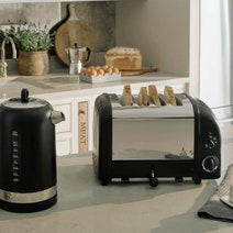 Dualit NewGen 4 Slice Toaster Matte Black Finish DU47065 hero image