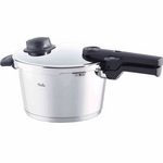 Fissler 22cm/4.5L Vitavit Premium Pressure Cooker with Perforated Insert 00691 hero image