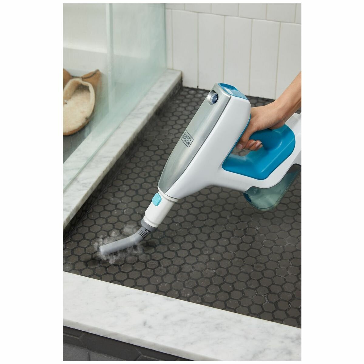 Black & Decker 1500W SteamSystem with Floor Extension BHSM15FX08-XE hero image