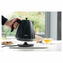 DeLonghi Ballerina Kettle Black KBD2001BK hero image