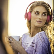 JBL V300BTPINGP Everest 300 PIN Wireless On Ear Headphones hero image