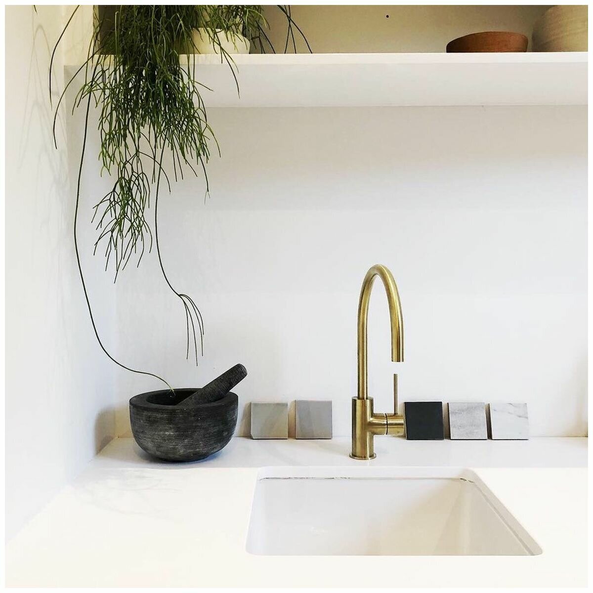 Turner Hastings Cuisine Inset-Undermount Fine Fireclay Sink Gloss White CU46FS hero image