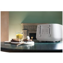 DeLonghi Eclettica Four Slice Toaster White CTY4003W hero image