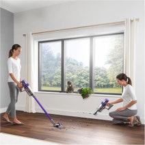Dyson V10 Cyclone Cordless Vacuum Cleaner 496119-01 hero image