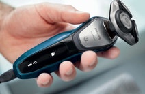 Philips S5420 AquaTouch Wet and Dry Electric Shaver hero image