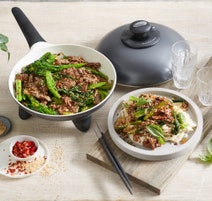 Sunbeam Rice Perfect Deluxe 7 Rice Cooker and DuraCeramic Skillet Fry Pan Pack RC5600SK6000 hero image