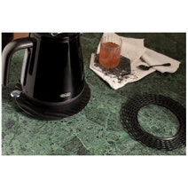 DeLonghi Eclettica Kettle Black KBY2001BK hero image