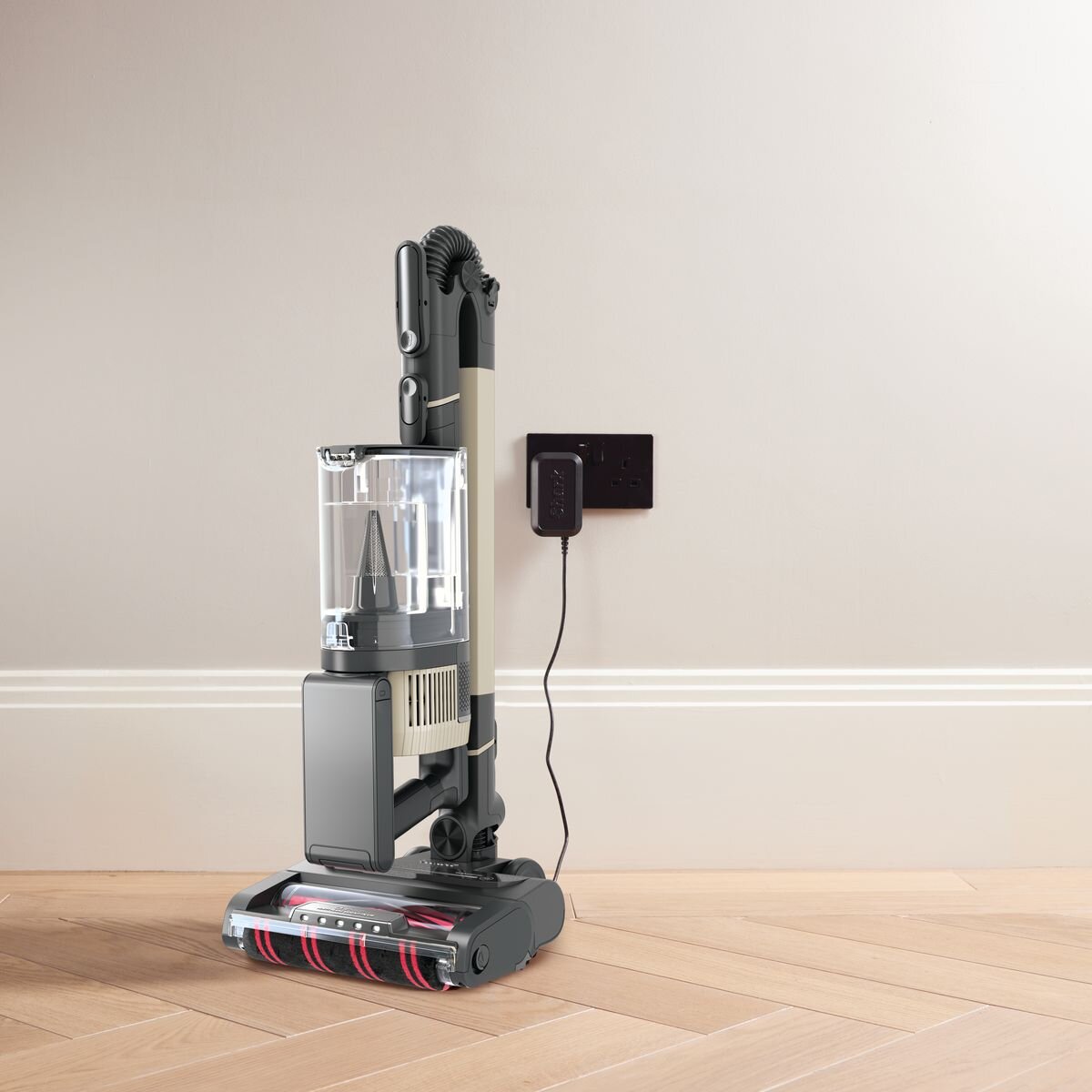 Shark Stratos Cordless Pet Pro Vacuum with Clean Sense IQ IZ400 hero image