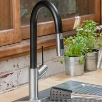 Oliveri Brushed Chrome Vilo Pull Out Tap VT0426B hero image