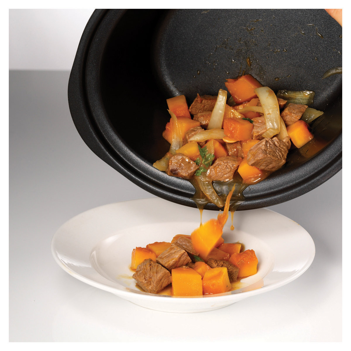 Morphy Richards 461000 Sear and Stew 6.5L Slow Cooker hero image