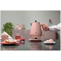 DeLonghi Eclettica Kettle Pink KBY2001PK hero image