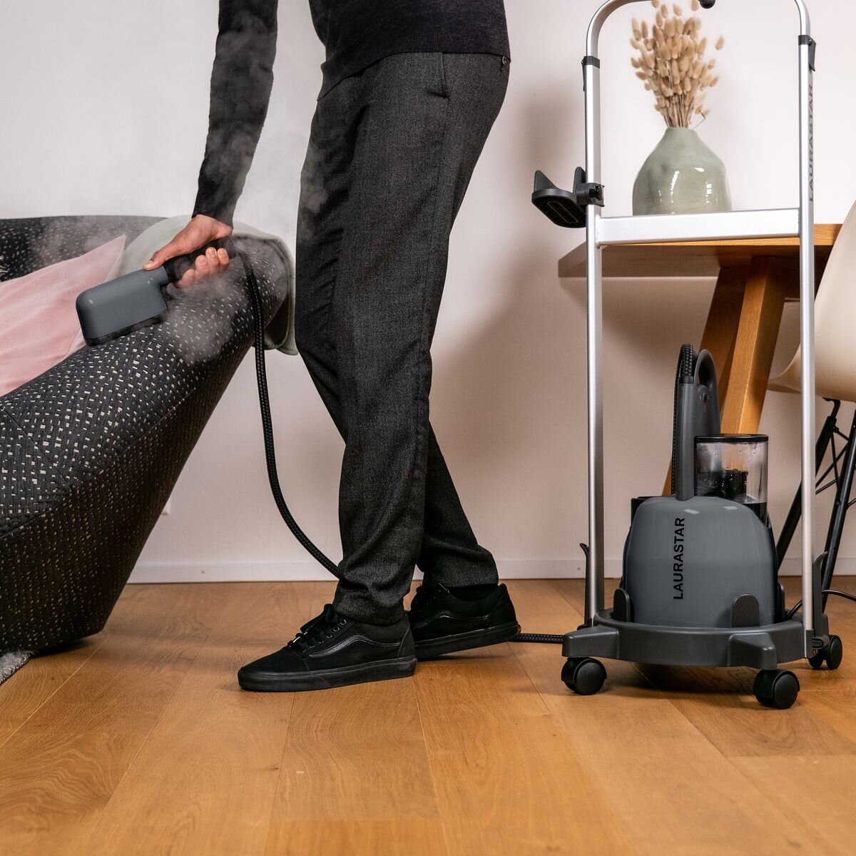 Laurastar Izzi Plus Steamer 585 hero image