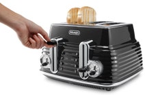 Delonghi CTZ4003BKKBZ2001BK Scultura Toaster and Scultura Kettle Pack hero image