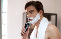 Philips S9211-12 Shaver Series 9000 Wet and Dry Electric Shaver hero image
