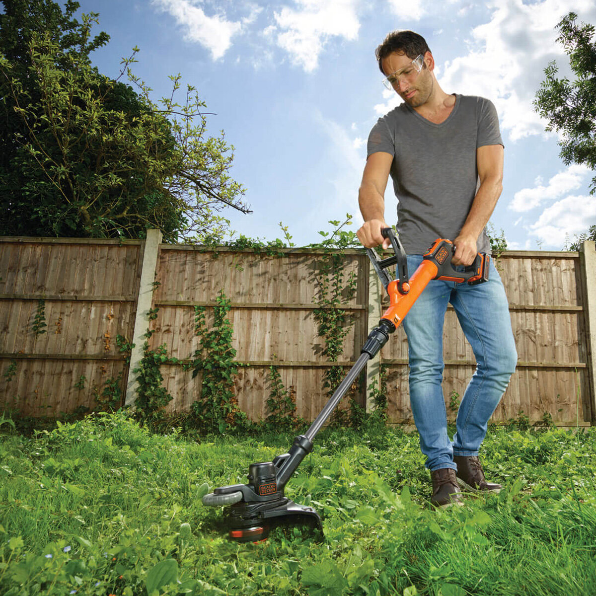 Black and store decker whipper snipper
