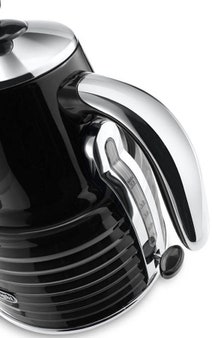 Delonghi CTZ4003BKKBZ2001BK Scultura Toaster and Scultura Kettle Pack hero image
