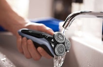 Philips S9111-12 Series 9000 Wet and Dry Electric Shaver hero image
