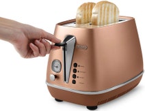 Delonghi CTI2003CPKBI2001CP Distinta Toaster and Distinta Kettle Pack hero image