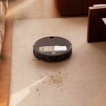 Roborock Saros Z70 Robotic Vacuum with OmniGrip Mechanical Arm RR-SZ7052-03-BLK hero image