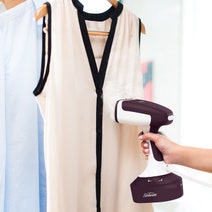 Sunbeam Power Steam Handheld Garment Steamer SG1000 hero image