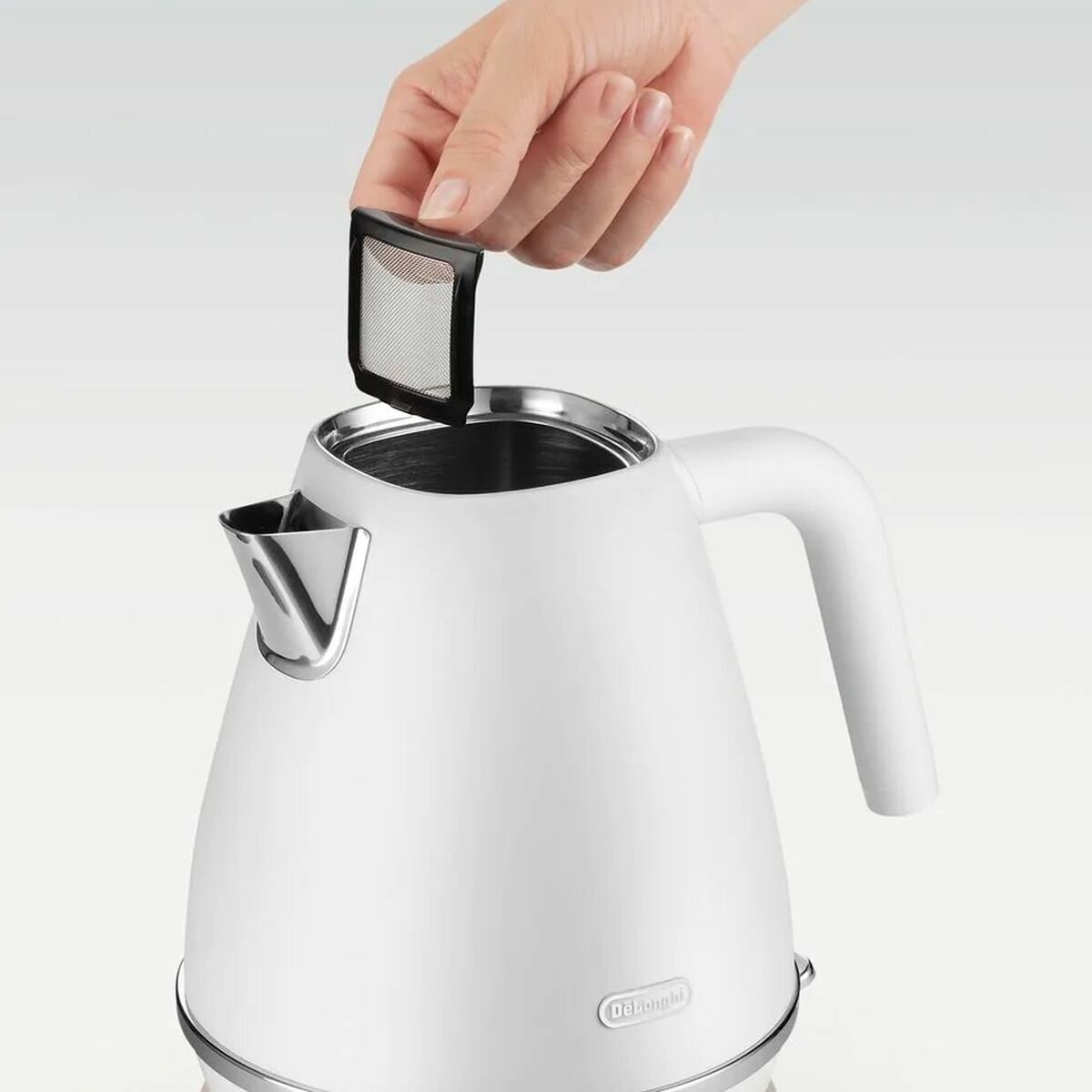 Delonghi Distinta & Lattissima Breakfast Pack White EN510WPK hero image