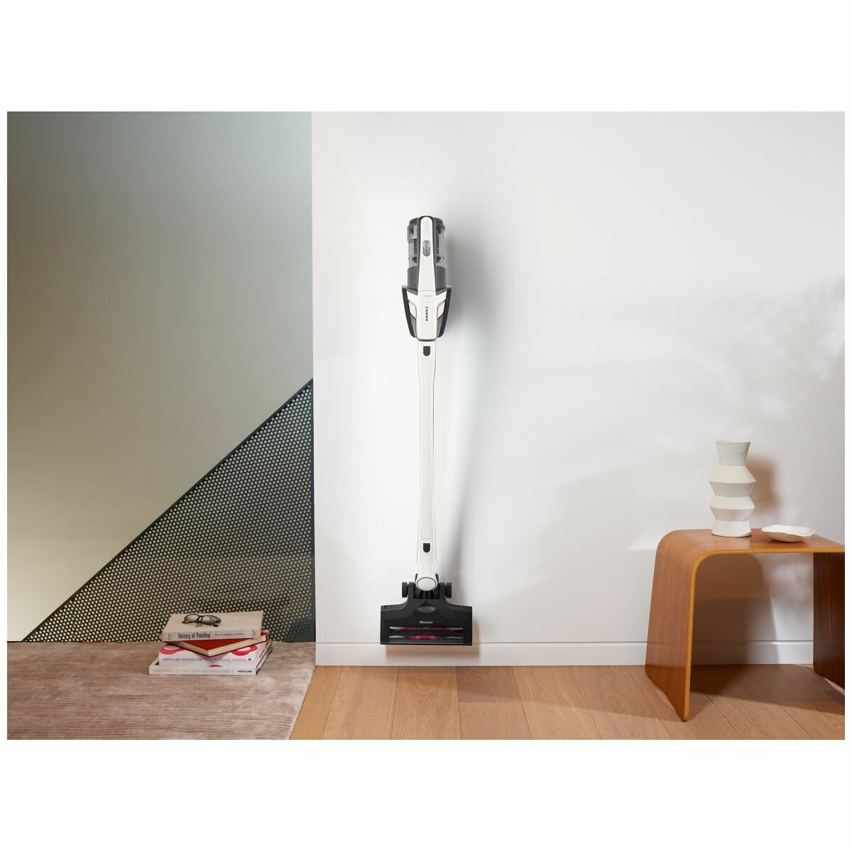 Miele Triflex HX2 Bagless Stick Vacuum 11827130 hero image