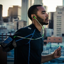 JBL JBLREFLECTIGRN Synchros Reflect I In Ear Sport Earphones hero image
