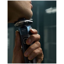 Philips Shaver Series 7000 SkinIQ S7886-50 hero image