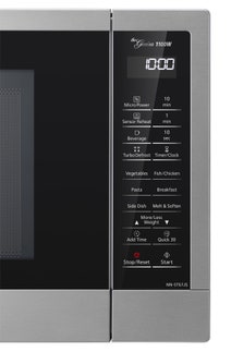 Panasonic 32L Inverter Sensor Microwave Oven 1100W NN-ST67JSQPQ hero image