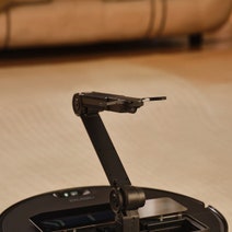 Roborock Saros Z70 Robotic Vacuum with OmniGrip Mechanical Arm RR-SZ7052-03-BLK hero image